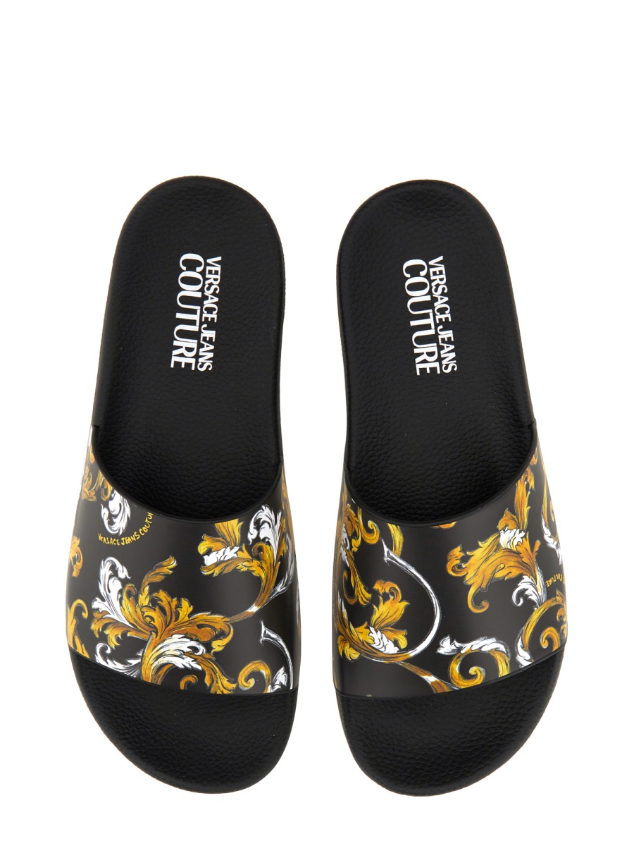 SLIDE SANDAL WITH LOGO 78VA3SQ3ZS365G89 (VERSACE JEANS COUTURE / サンダル ) | VERSACE JEANS COUTURE (ヴェルサーチェ ジーンズ クチュール)(4)