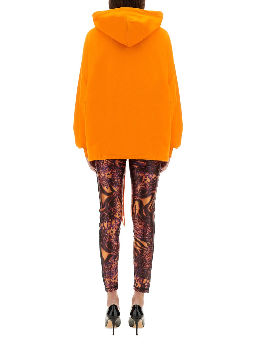 HOODIE WITH LOGO AND CRYSTALS 78HAIC05CF00C565 (VERSACE JEANS COUTURE / スウェット・フーディー ) | VERSACE JEANS COUTURE (ヴェルサーチェ ジーンズ クチュール)(2)