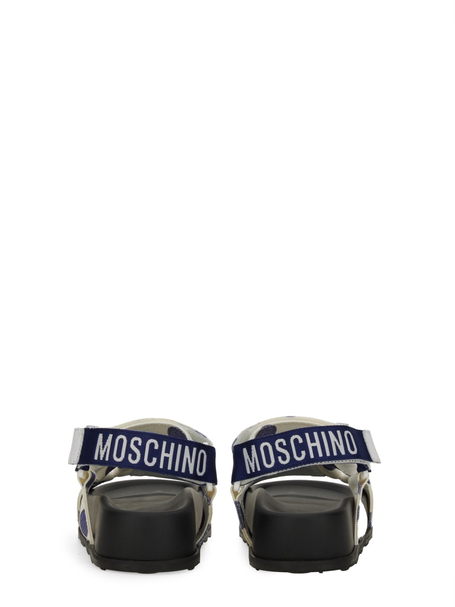 サンダル・ミュール Moschino SS24 Maxi crystal slingbacks (MA1635AC0IMZ1 99B) Maxi crystal slingbacks (MOSCHINO/サンダル) | MOSCHINO