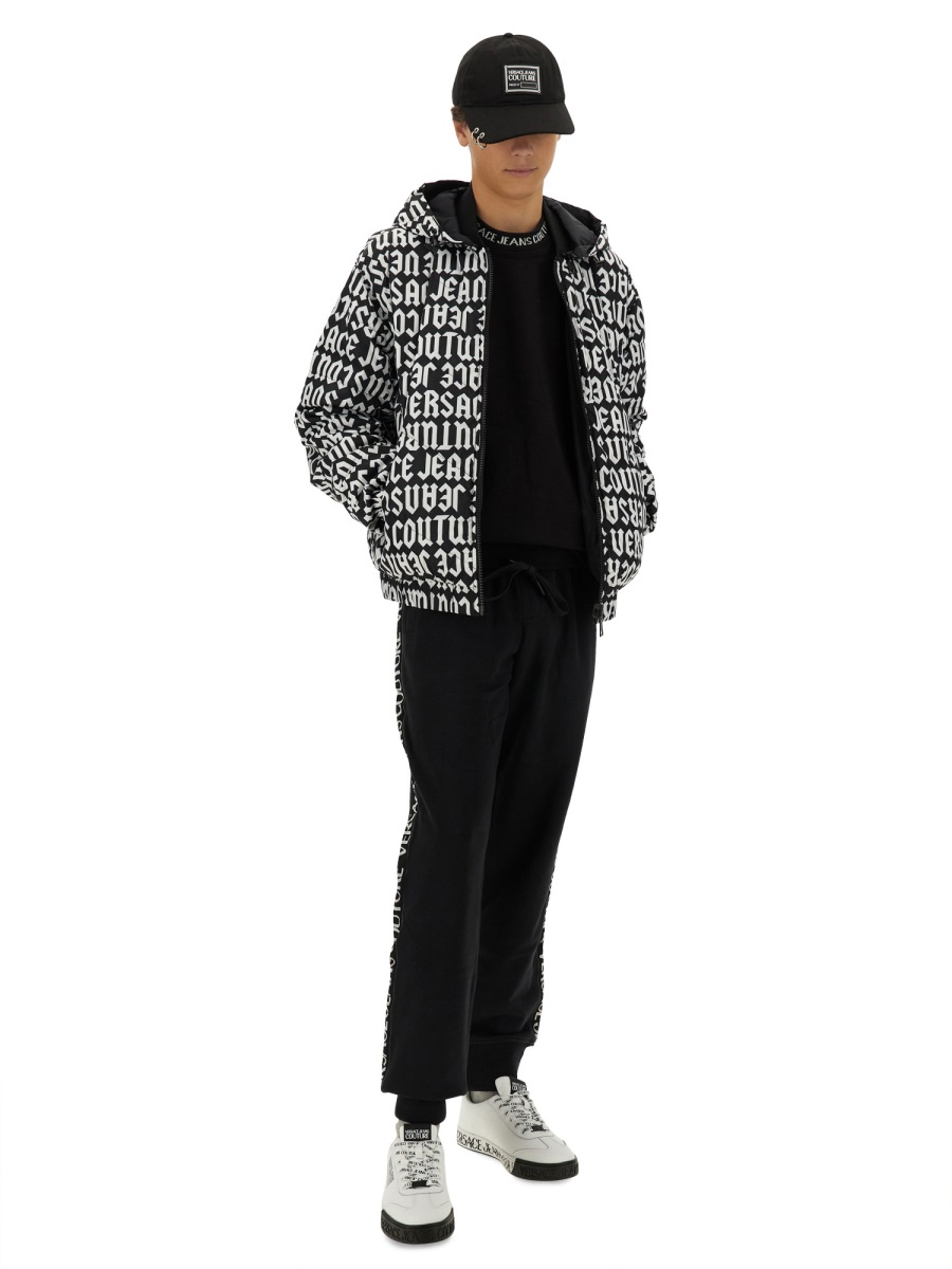 JOGGING PANTS WITH LOGO 77GAAC02CF02C899 (VERSACE JEANS COUTURE / パンツ ) | VERSACE JEANS COUTURE (ヴェルサーチェ ジーンズ クチュール)(1)