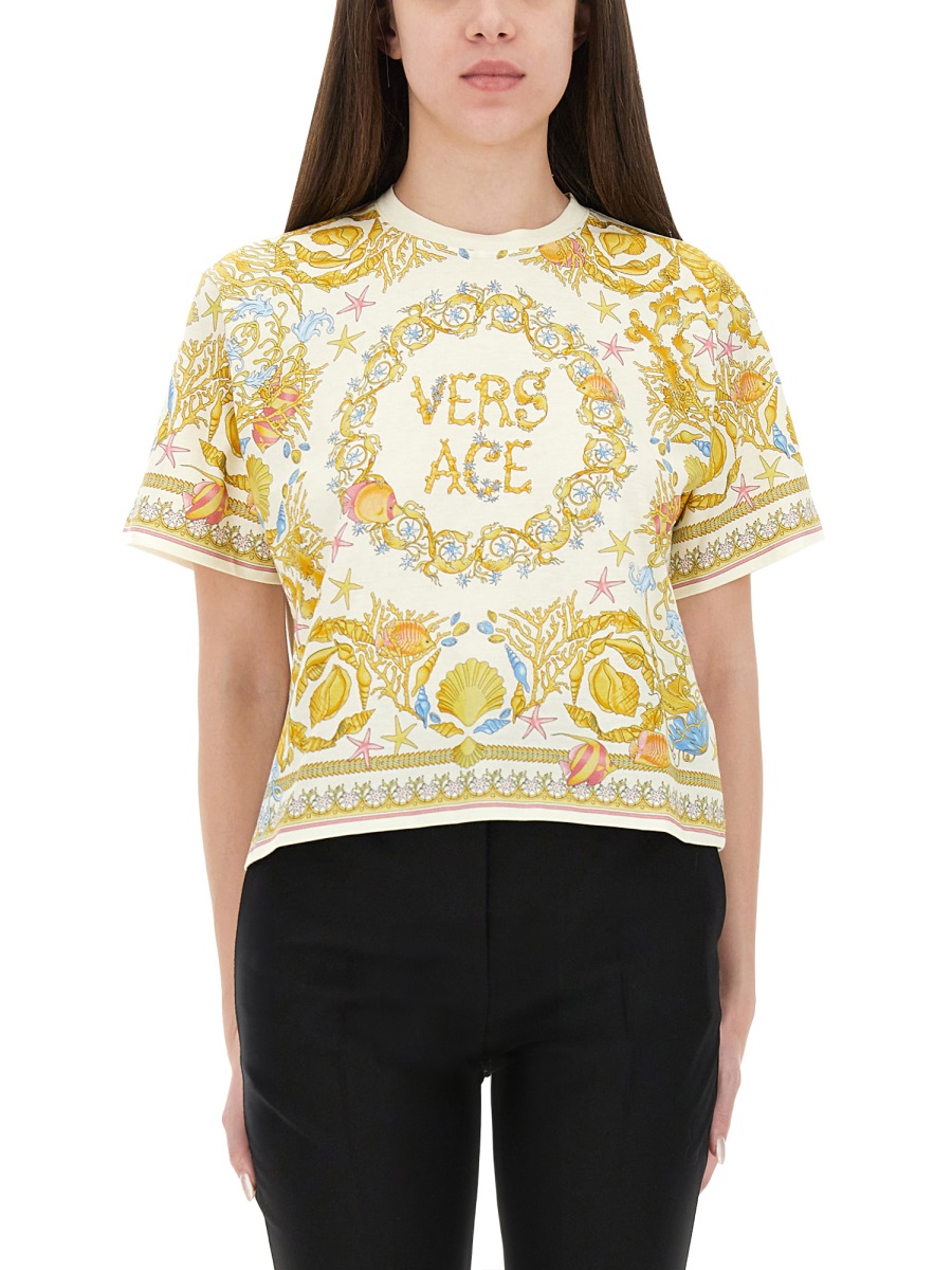 "UNDERWATER BAROQUE" T-SHIRT 10211001A154085K640 (VERSACE / Tシャツ・カットソー ) | VERSACE (ヴェルサーチェ)