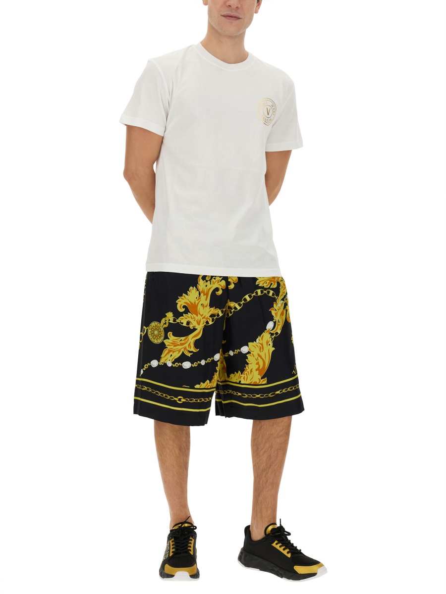 "CHAIN COUTURE" BERMUDA SHORTS 75GAD107NS318G89 (VERSACE JEANS COUTURE / ショートパンツ ) | VERSACE JEANS COUTURE (ヴェルサーチェ ジーンズ クチュール)(1)