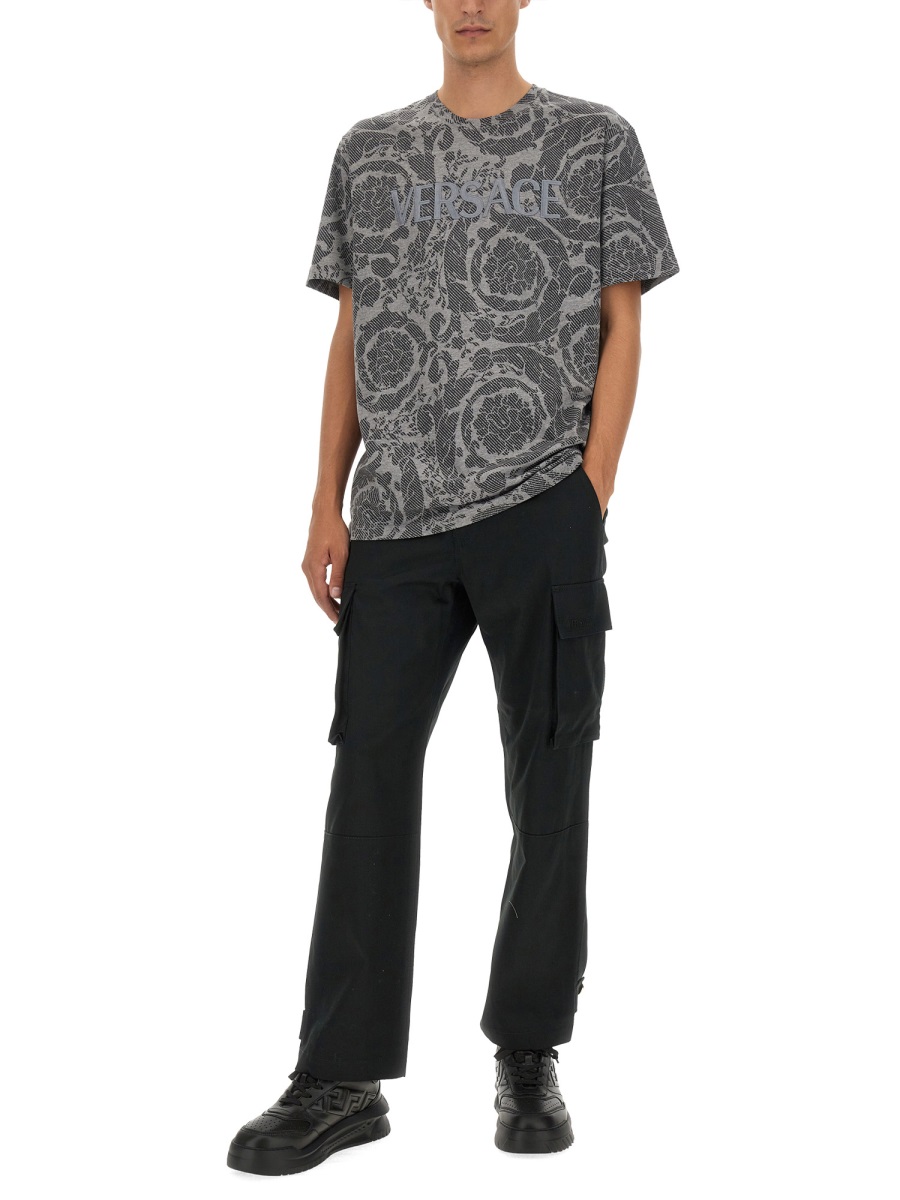 SILHOUETTE BAROQUE LOGO T-SHIRT 10125481A090372ED10 (VERSACE / Tシャツ・カットソー ) | VERSACE (ヴェルサーチェ)(1)