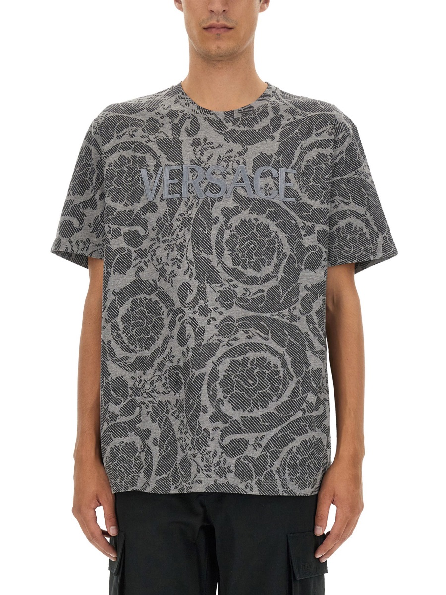 SILHOUETTE BAROQUE LOGO T-SHIRT 10125481A090372ED10 (VERSACE / Tシャツ・カットソー ) | VERSACE (ヴェルサーチェ)(2)