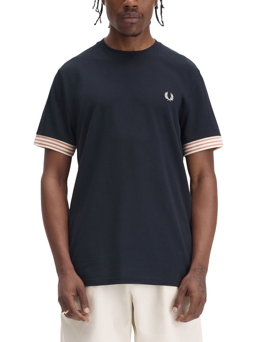 T-SHIRT WITH STRIPED MANIHE BORDER FPM770754608 (FRED PERRY / Tシャツ・カットソー ) | FRED PERRY (フレッドペリー)