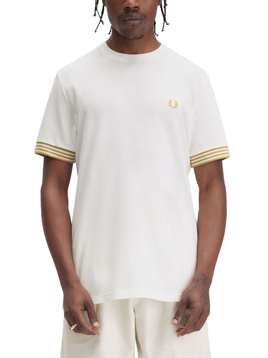 T-SHIRT WITH STRIPED MANIHE BORDER FPM770754129 (FRED PERRY / Tシャツ・カットソー ) | FRED PERRY (フレッドペリー)