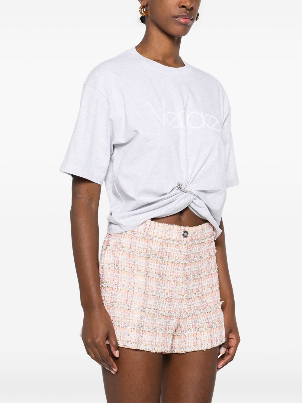 SAFETY PIN CROPPED T-SHIRT 10188981A136102EQ10 (VERSACE / Tシャツ・カットソー ) | VERSACE (ヴェルサーチェ)(1)