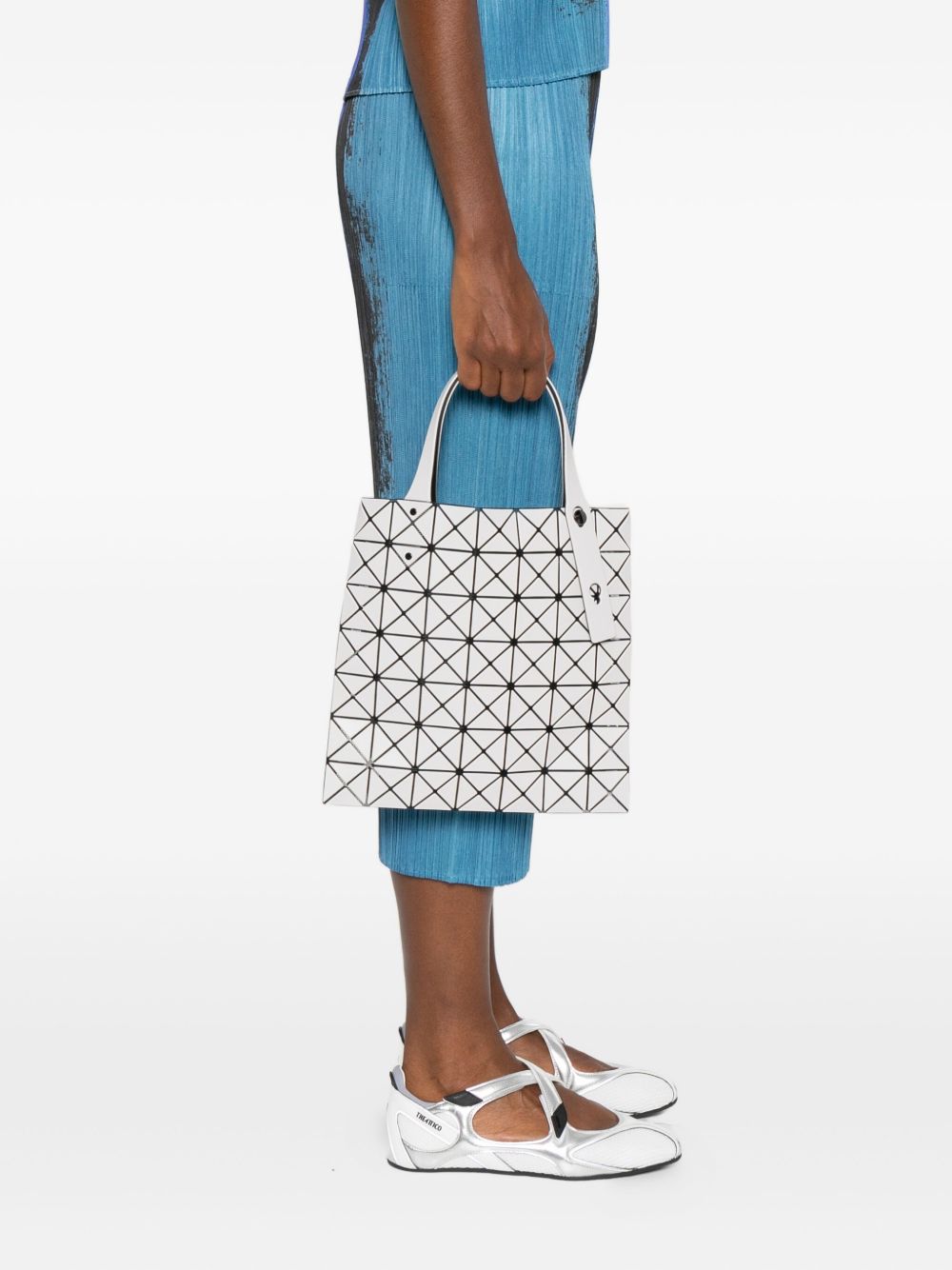 Bao Bao Issey Miyake Bags.. Light Grey BB58AG50711 (BAO BAO ISSEY MIYAKE / トートバッグ ) | BAO BAO ISSEY MIYAKE (バオバオイッセイミヤケ)(2)