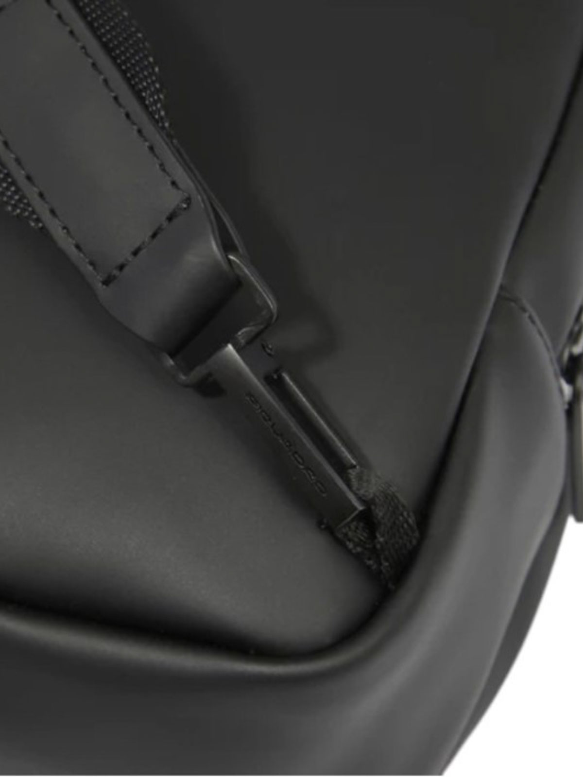 Pochette Porta Ipadmini In Tessuto Gommato AC6492C2OWN (PIQUADRO / ハンドバッグ・ショルダーバッグ ) | PIQUADRO (ピクアドロ)(5)