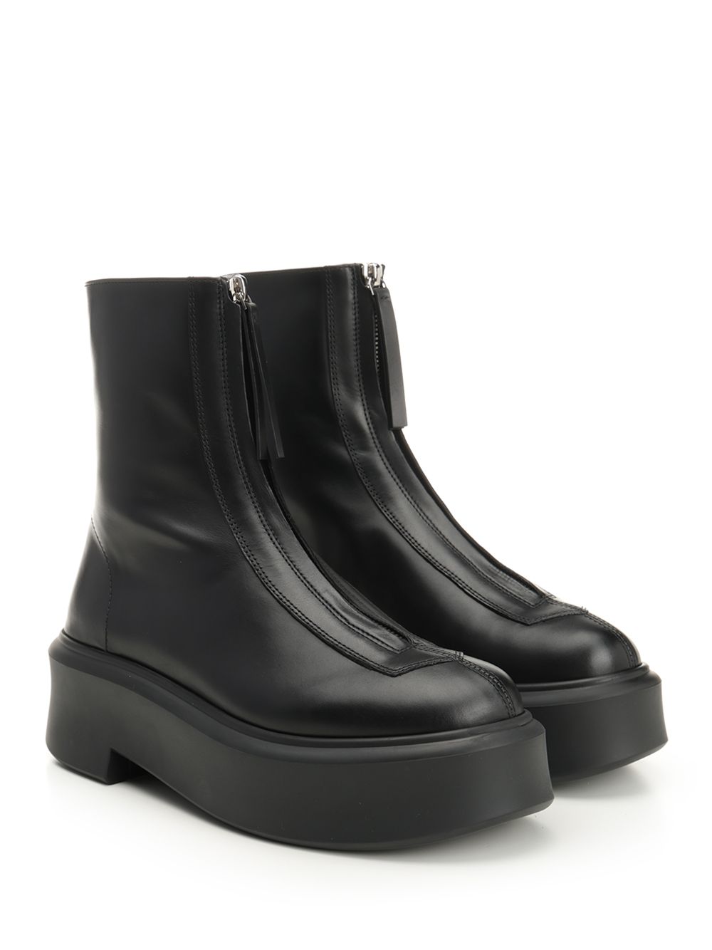 Zipped Boot I in Leather F1144L64RBLK (The Row / ブーツ ) | The Row (ザ・ロウ)(1)