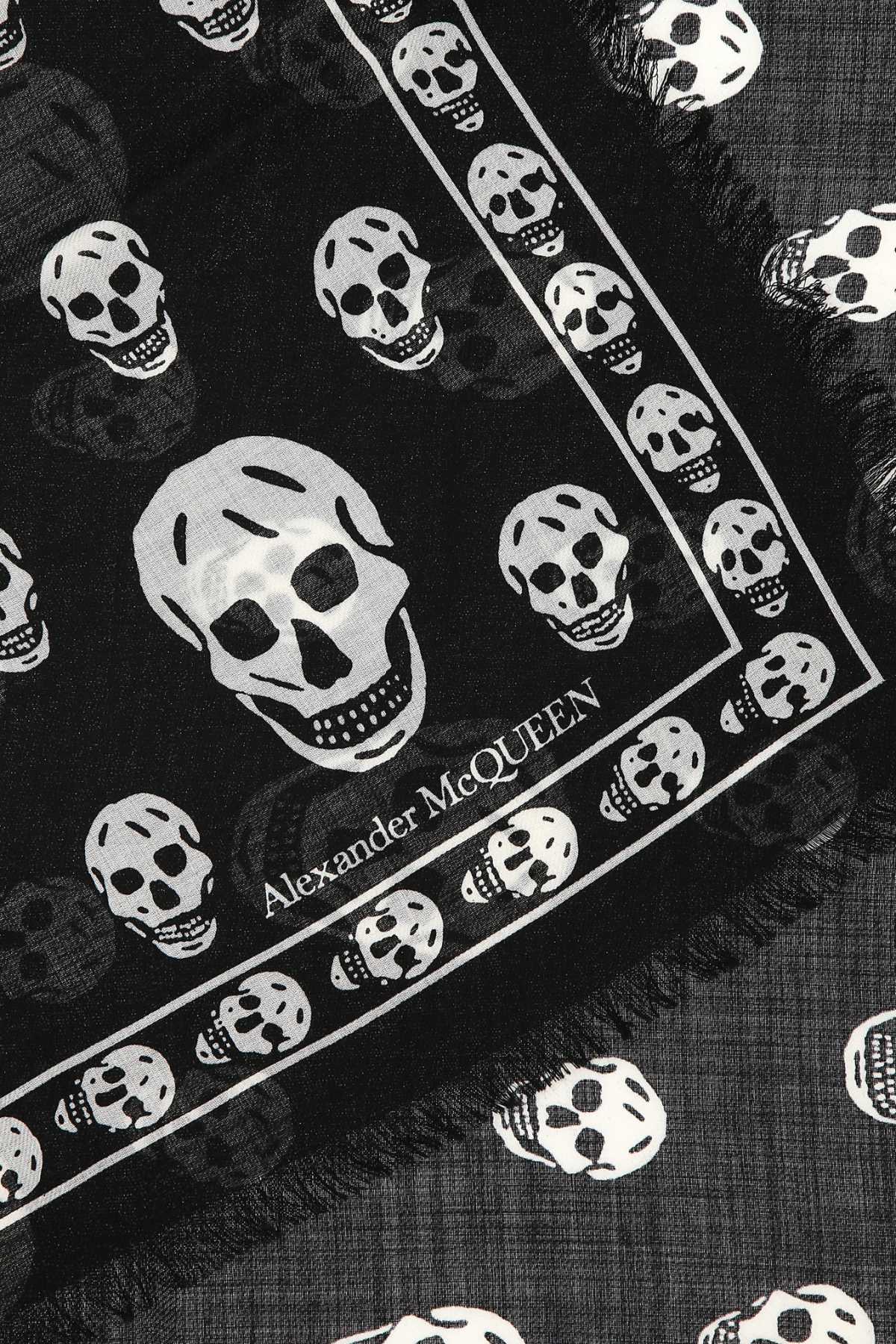 Printed wool scarf 5577173222Q1078 (Alexander McQUEEN / スカーフ・マフラー ) | Alexander McQUEEN (アレキサンダー・マックイーン)(1)
