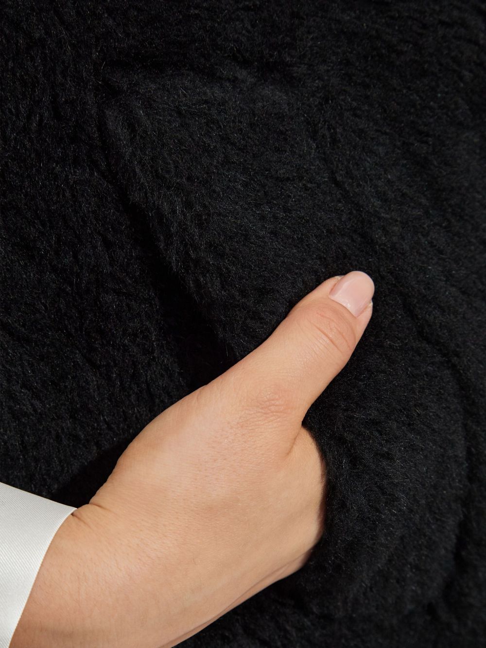 Max Mara Jackets Black 24736122600008 (Max Mara / レザー&ファージャケット・コート ) | Max Mara (マックスマーラ)(1)