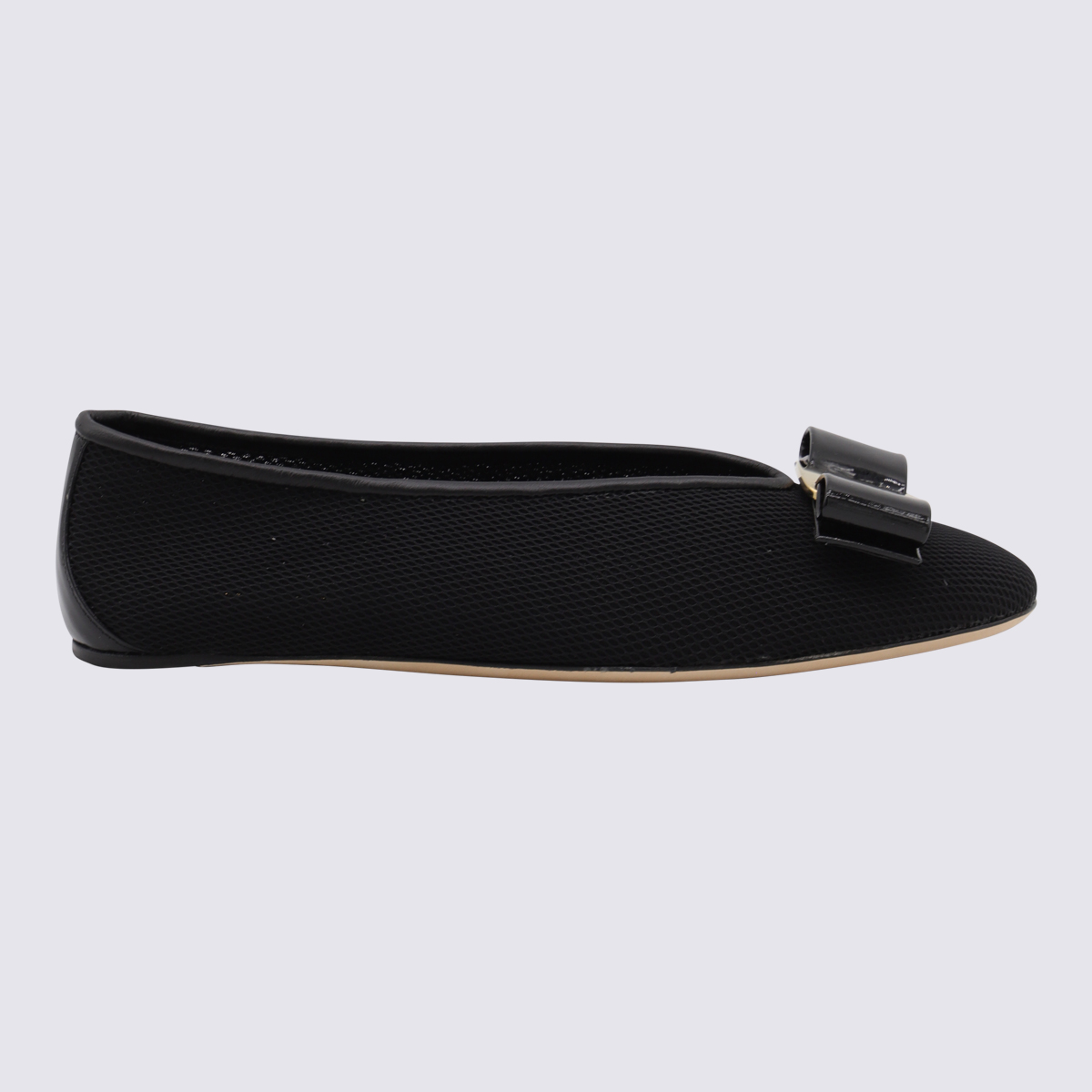 Ferragamo Flat shoes Black 78220401J965001 (FERRAGAMO / フラットシューズ ) | FERRAGAMO (フェラガモ)