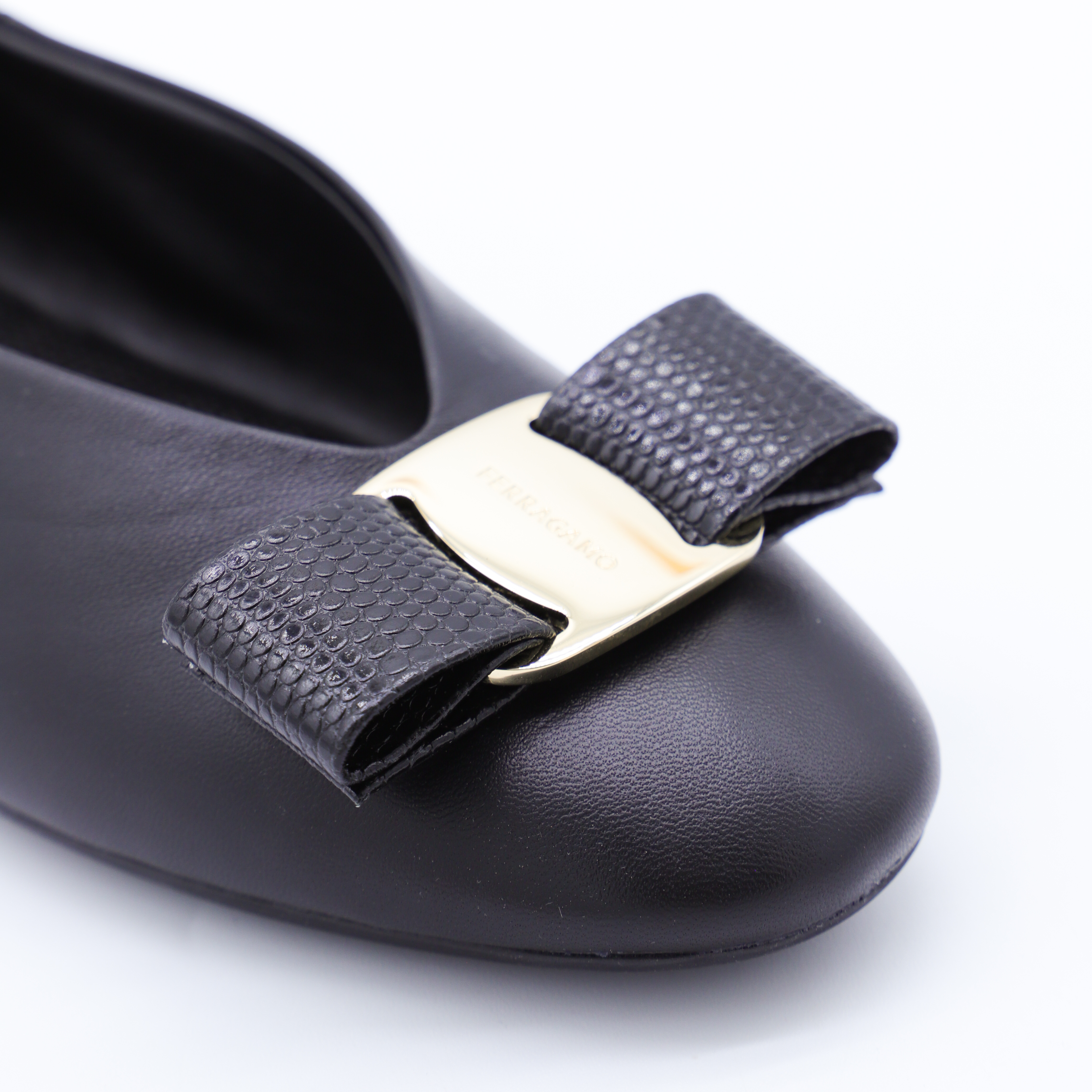 Ferragamo Flat shoes Black 78288301K221001 (FERRAGAMO / フラットシューズ ) | FERRAGAMO (フェラガモ)(2)