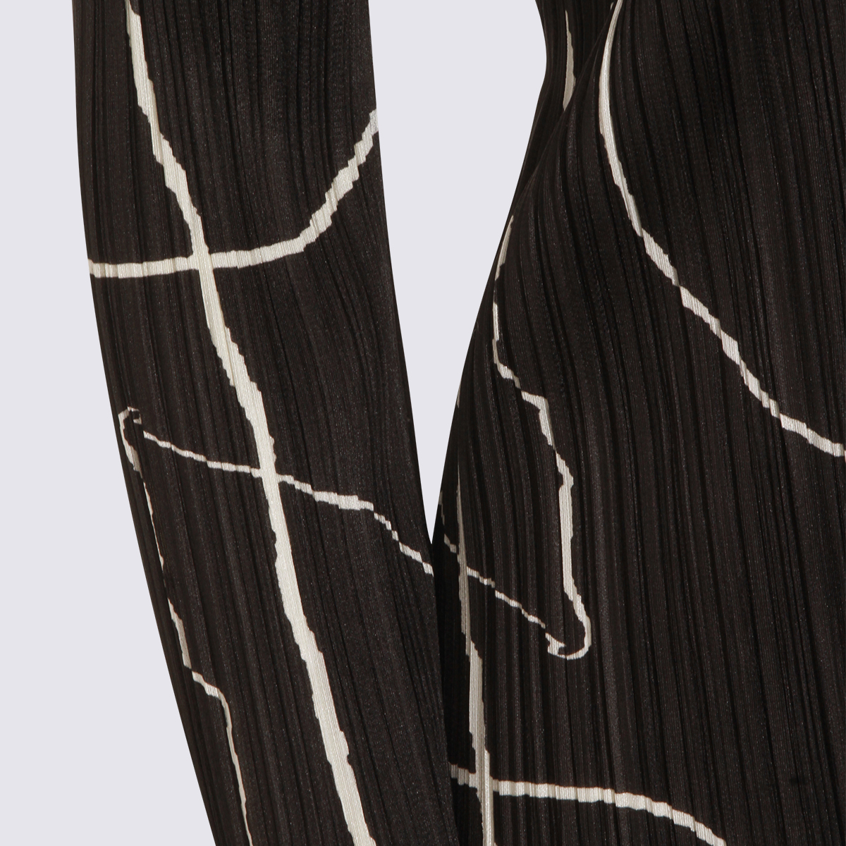 PLEATS PLEASE ISSEY MIYAKE Top Black PP58JK69115 (PLEATS PLEASE ISSEY MIYAKE / シャツ・ブラウス ) | PLEATS PLEASE ISSEY MIYAKE (プリーツ プリーズ イッセイ ミヤケ)(2)