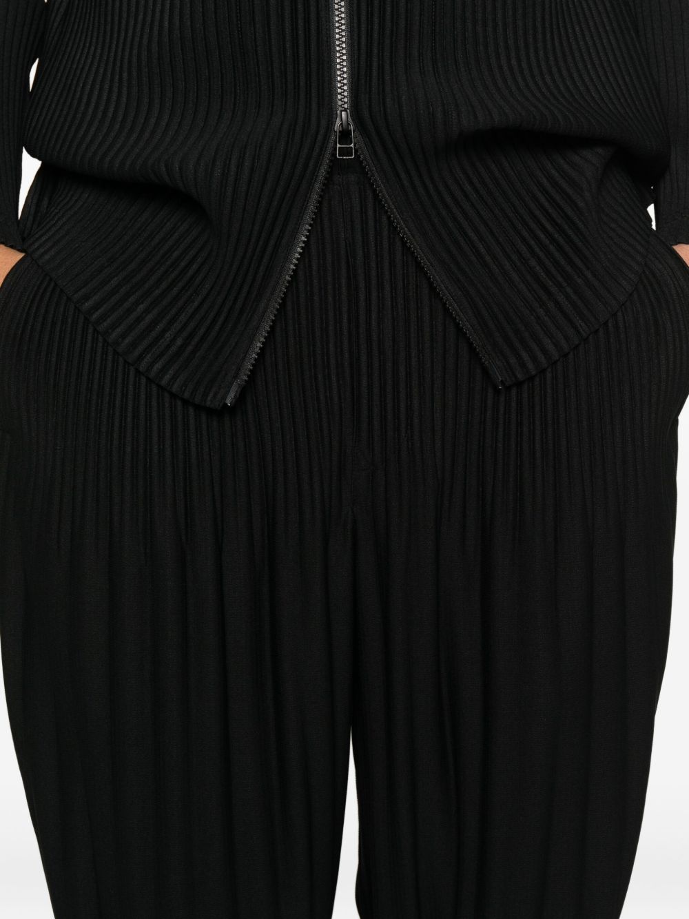 HOMME PLISSE' ISSEY MIYAKE Trousers Black HP59JF55315 (HOMME PLISSÉ ISSEY MIYAKE / パンツ ) | HOMME PLISSÉ ISSEY MIYAKE (オムプリッセ イッセイ ミヤケ)(4)