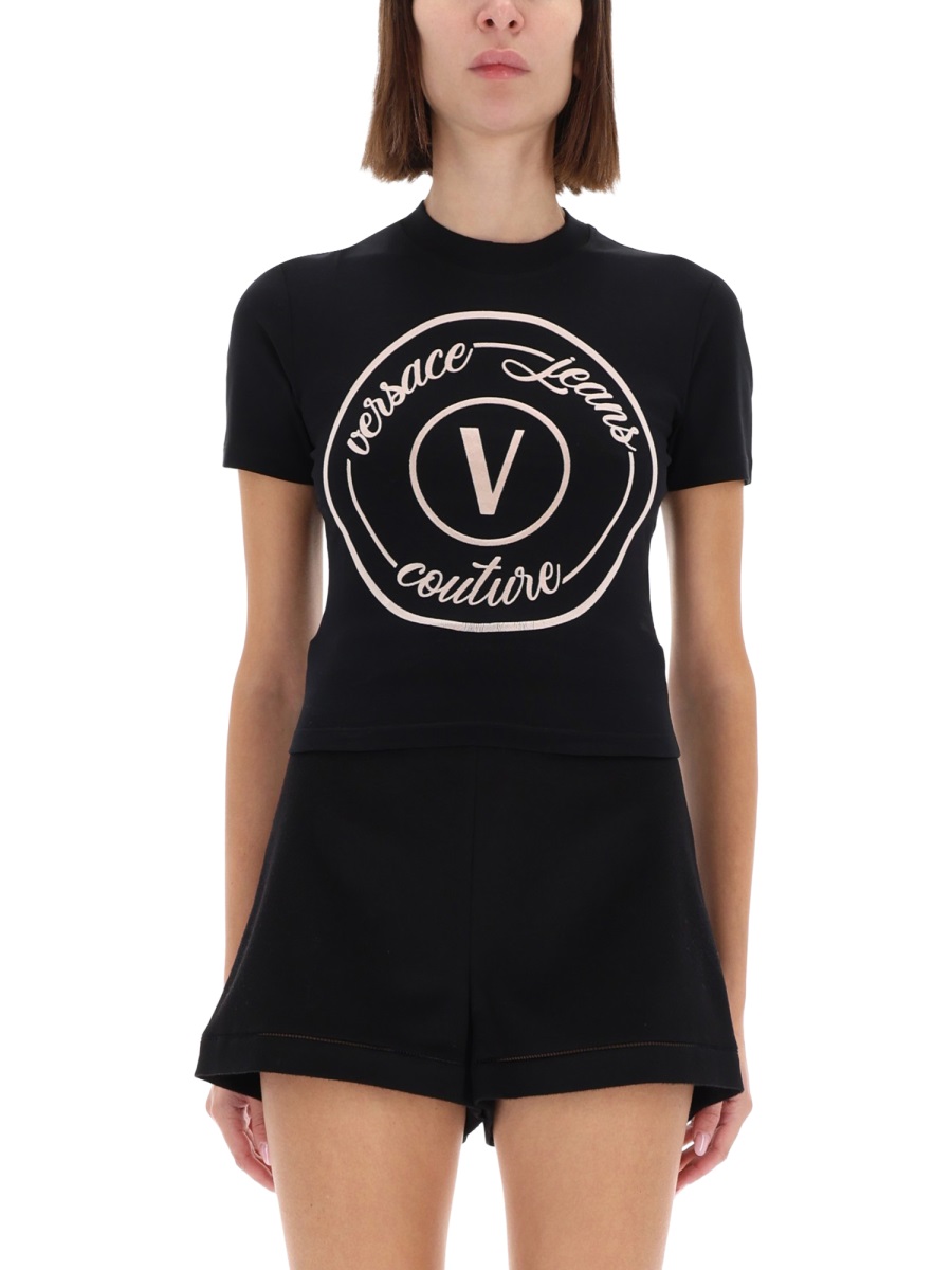 "V-EMBLEM" T-SHIRT 79HAHE04CJ02E899 (VERSACE JEANS COUTURE / Tシャツ・カットソー ) | VERSACE JEANS COUTURE (ヴェルサーチェ ジーンズ クチュール)