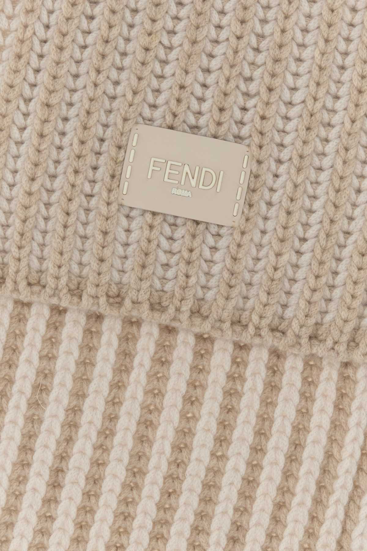 Sand wool blend scarf FXT459AYKNF0NH8 (FENDI / スカーフ・マフラー ) | FENDI (フェンディ)(1)