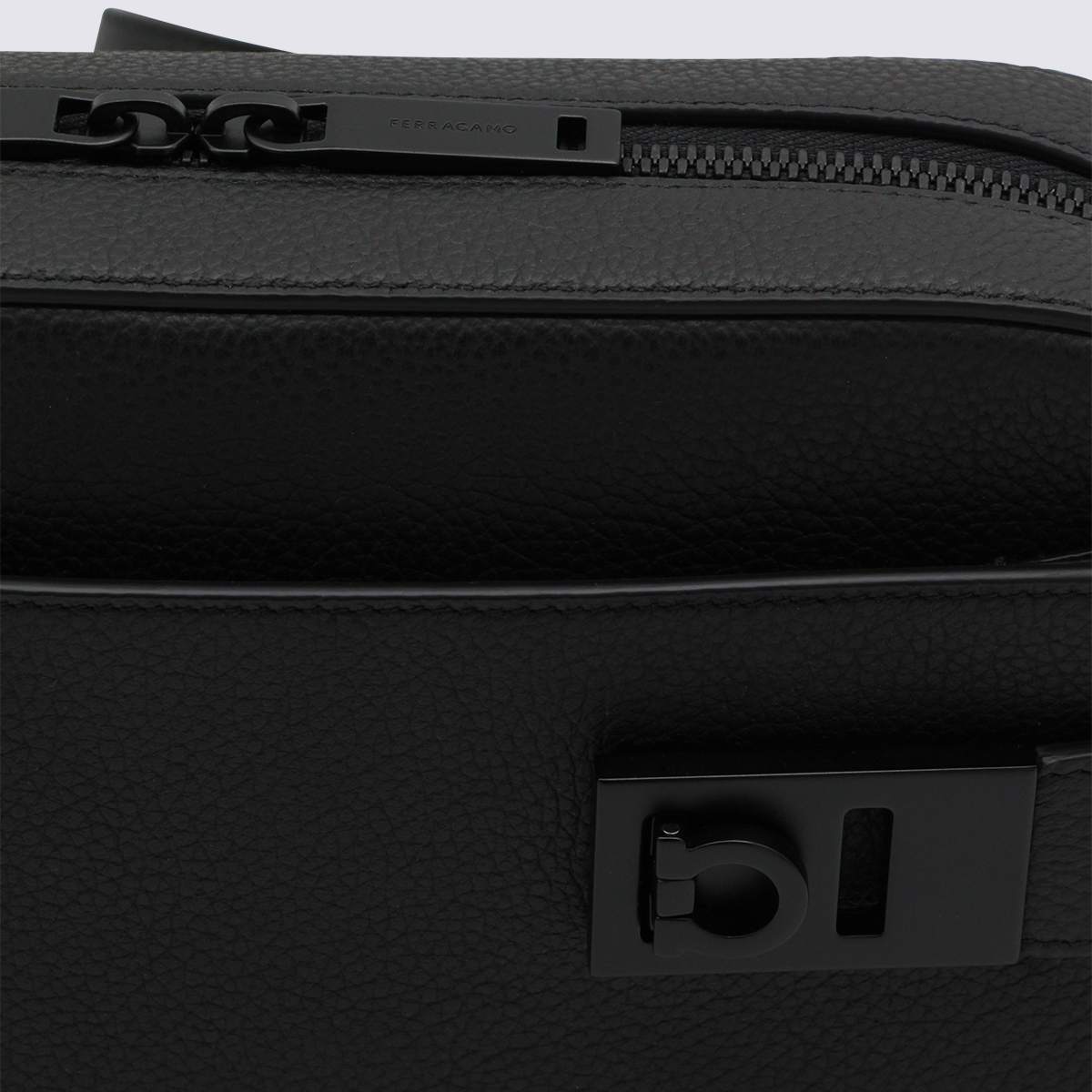 Ferragamo Bags.. Black 763937241304001 (FERRAGAMO / ハンドバッグ・ショルダーバッグ ) | FERRAGAMO (フェラガモ)(3)