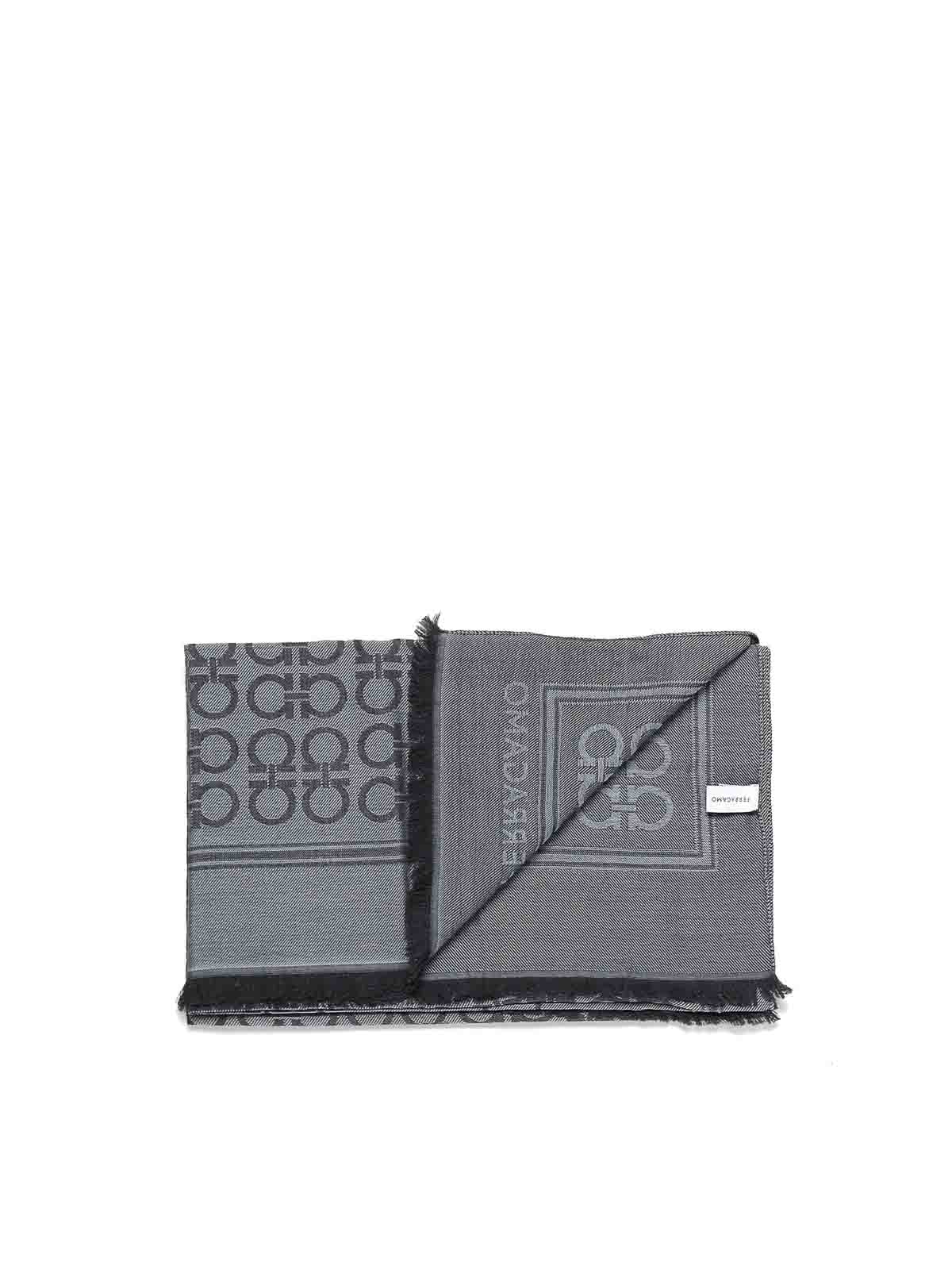 Gancini Square Stole 520144785253003 (FERRAGAMO / スカーフ・マフラー ) | FERRAGAMO (フェラガモ)(2)
