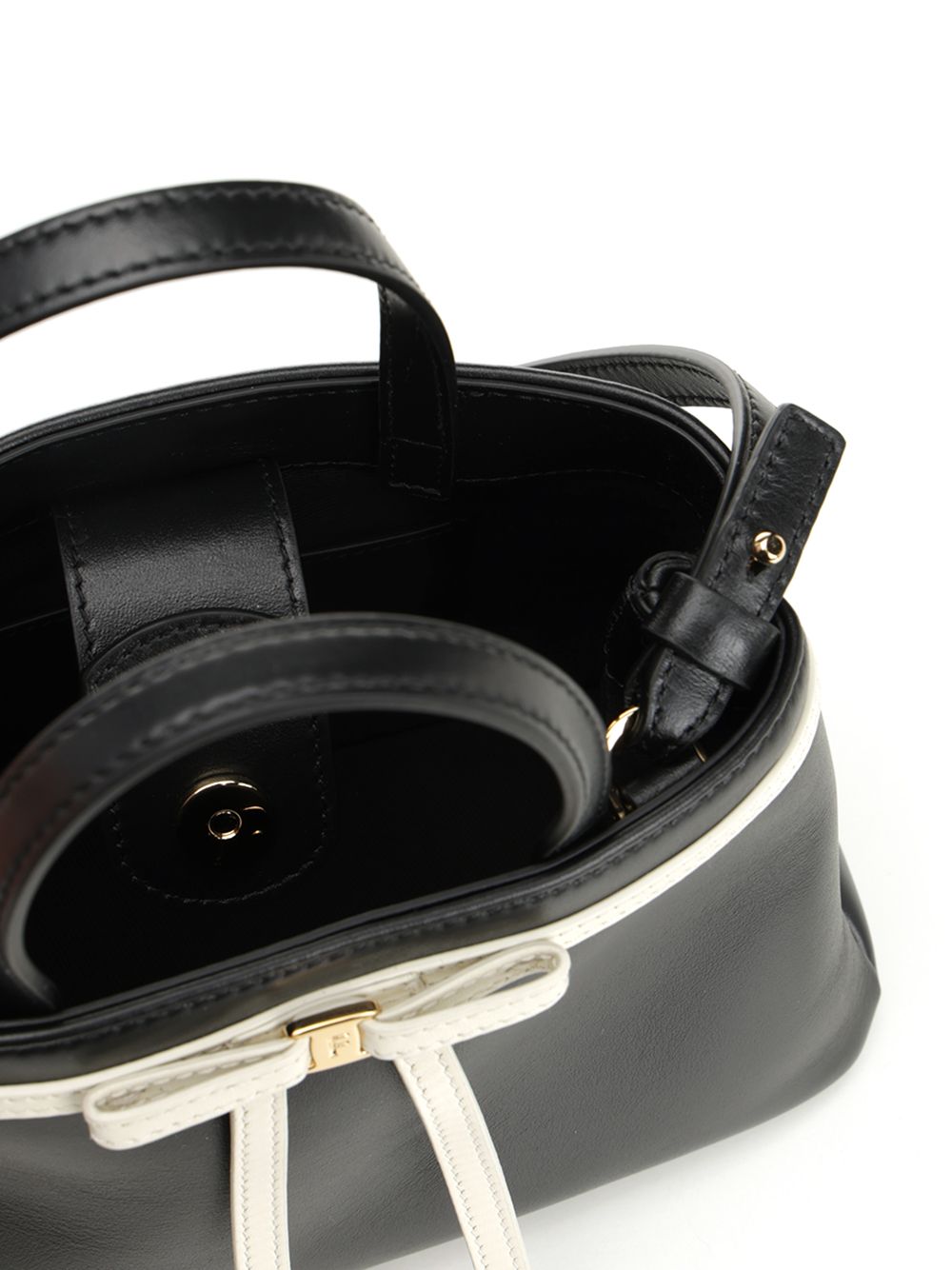 "Bow" bag 221080790190001 (FERRAGAMO / ハンドバッグ・ショルダーバッグ ) | FERRAGAMO (フェラガモ)(3)