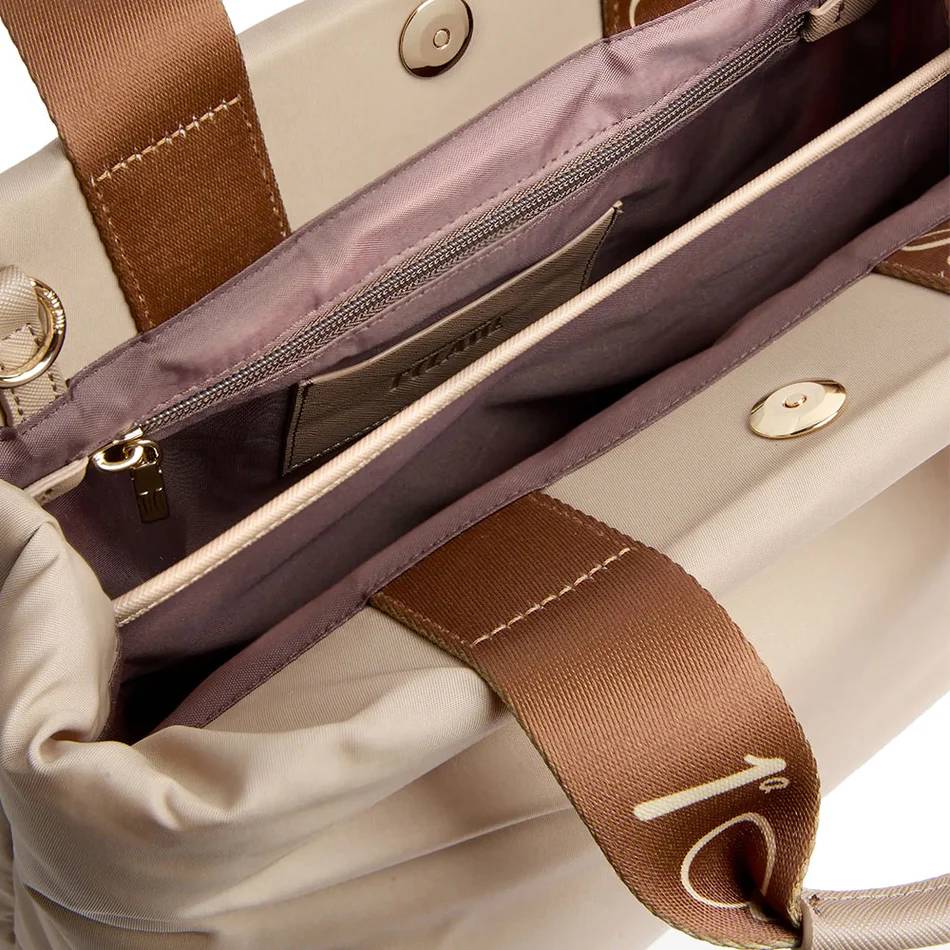 Alviero Martini Bags.. LD2291070067 (ALVIERO MARTINI 1a CLASSE / ハンドバッグ・ショルダーバッグ ) | ALVIERO MARTINI 1a CLASSE (アルヴィエロ マルティーニ プリマ クラッセ)(1)