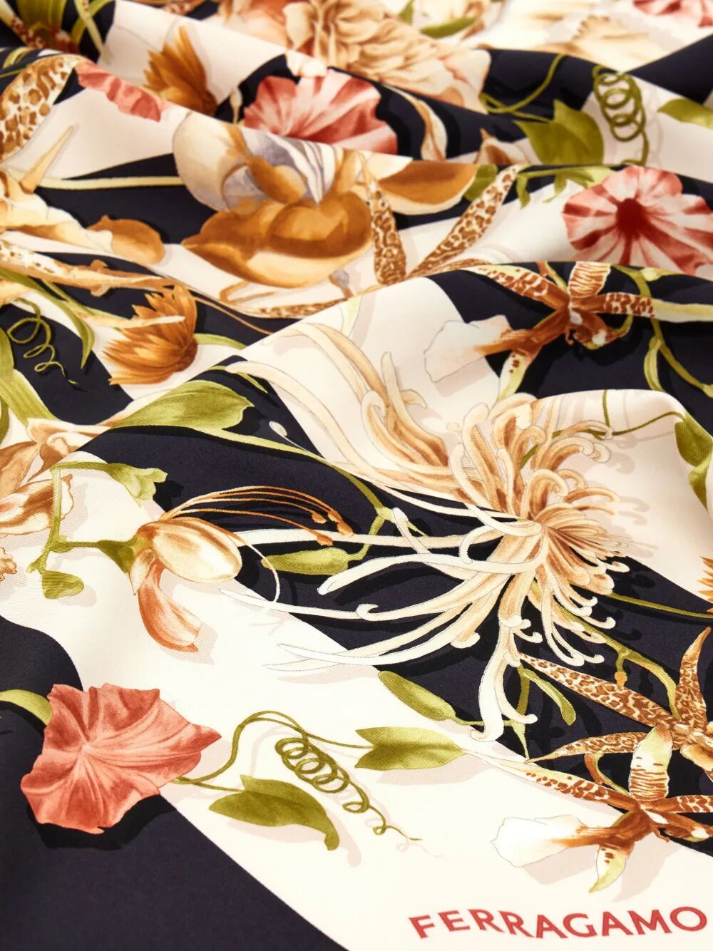 GAIA PRINT SILK SCARF 3102250789915BLACKIVORY (FERRAGAMO / スカーフ・マフラー ) | FERRAGAMO (フェラガモ)(2)