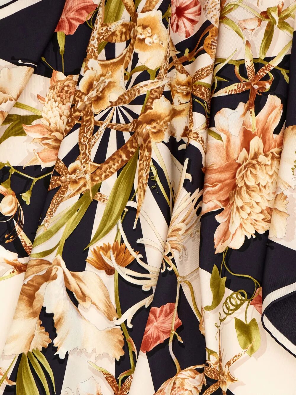 GAIA PRINT SILK SCARF 3102250789915BLACKIVORY (FERRAGAMO / スカーフ・マフラー ) | FERRAGAMO (フェラガモ)(3)