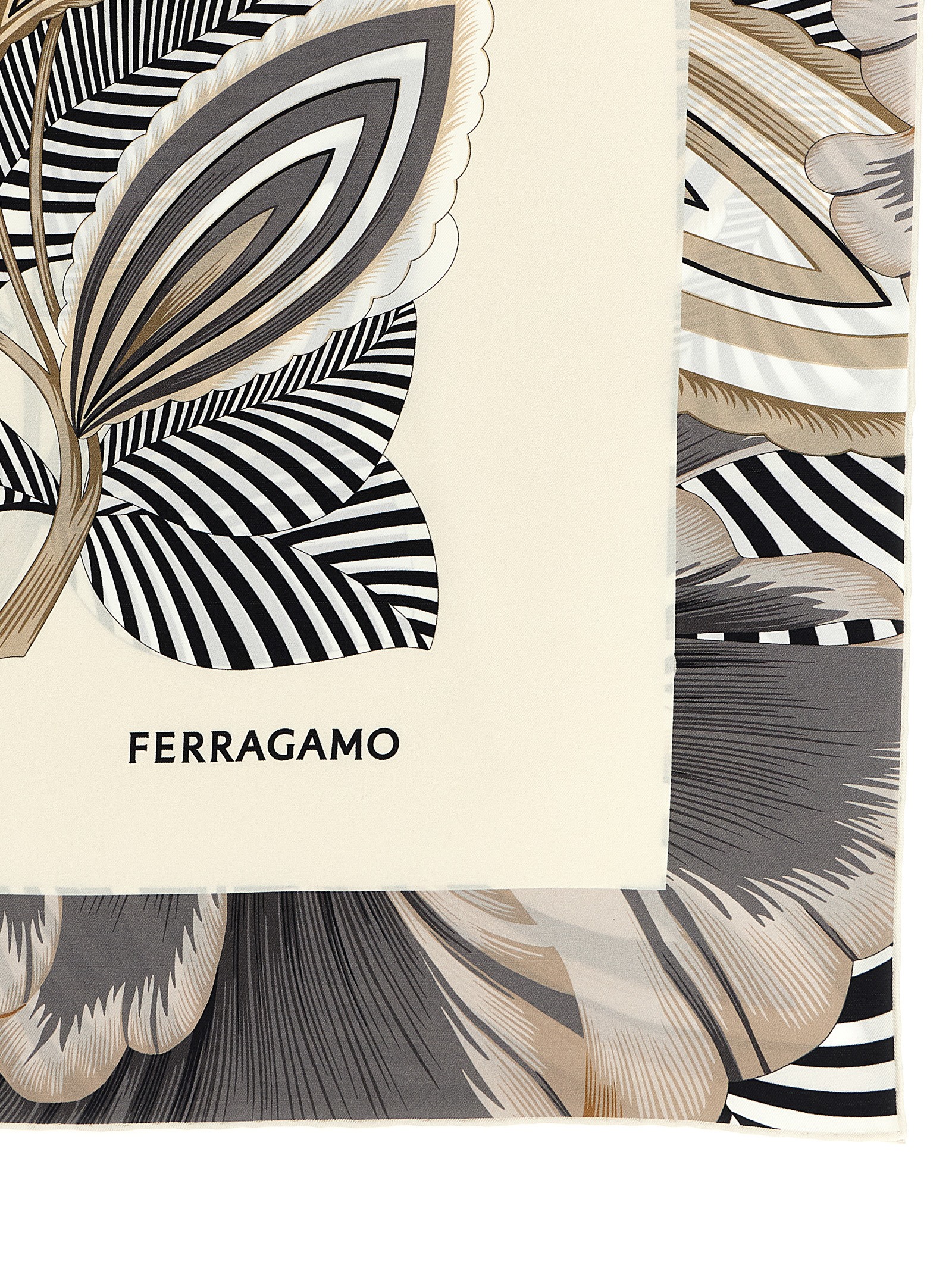 'Brezza' print scarf 789958AVORIONERO (FERRAGAMO / スカーフ・マフラー ) | FERRAGAMO (フェラガモ)(1)
