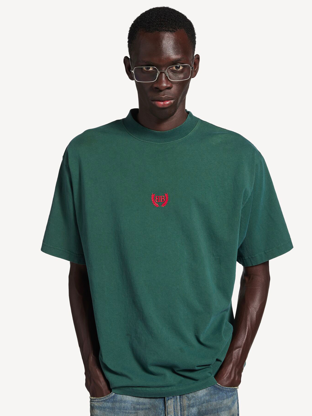 MEN`S LAUREL CLASSIC MEDIUM FIT T-SHIRT IN DARK GREEN/RED 764235TSVC93044 (Balenciaga / Tシャツ・カットソー ) | Balenciaga (バレンシアガ)(1)