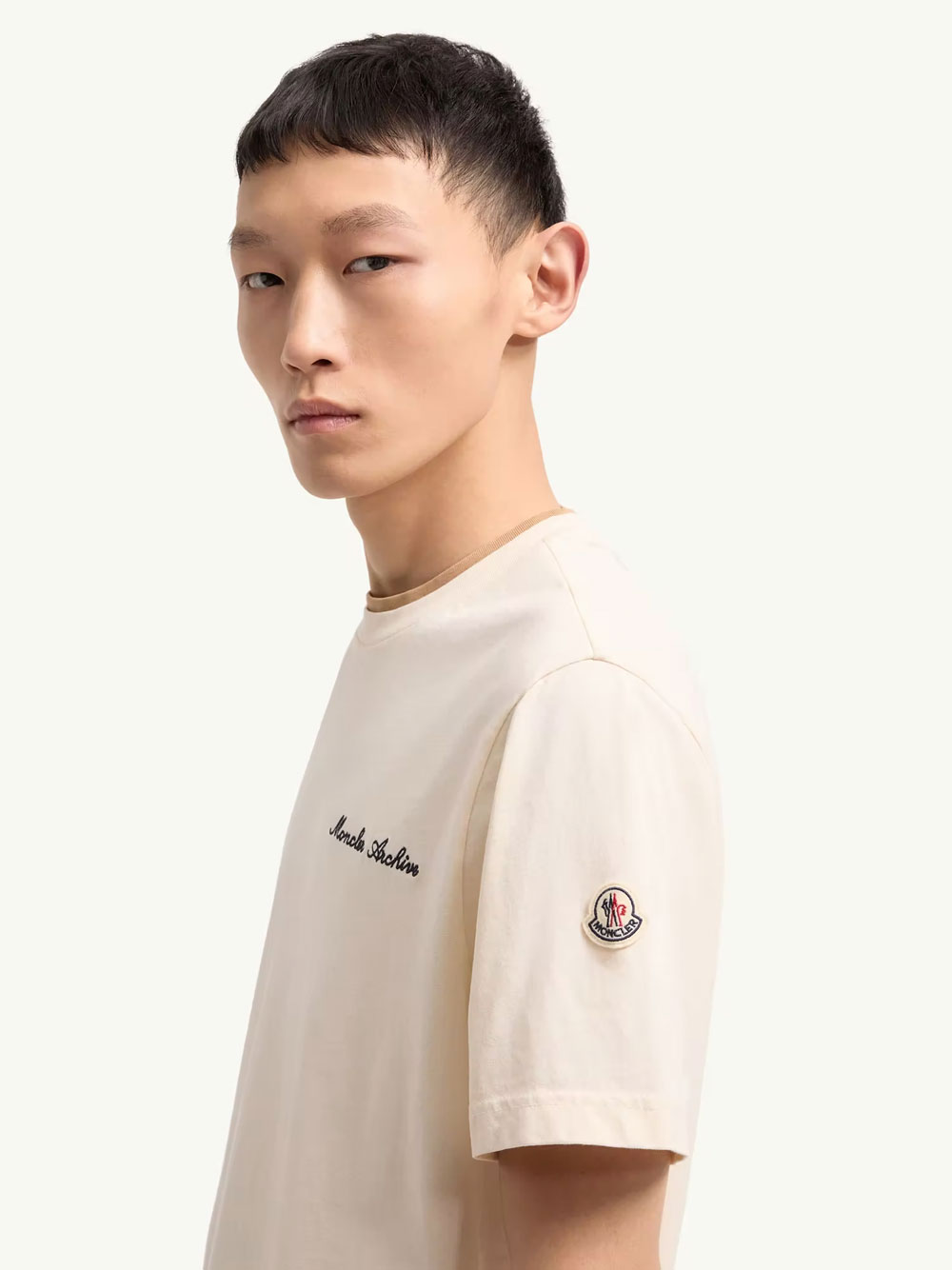 EMBROIDERED LOGO AND DOUBLE CREW NECKLINE COTTON T-SHIRT L10918C0001589AYY060 (Moncler / Tシャツ・カットソー ) | Moncler (モンクレール)(3)