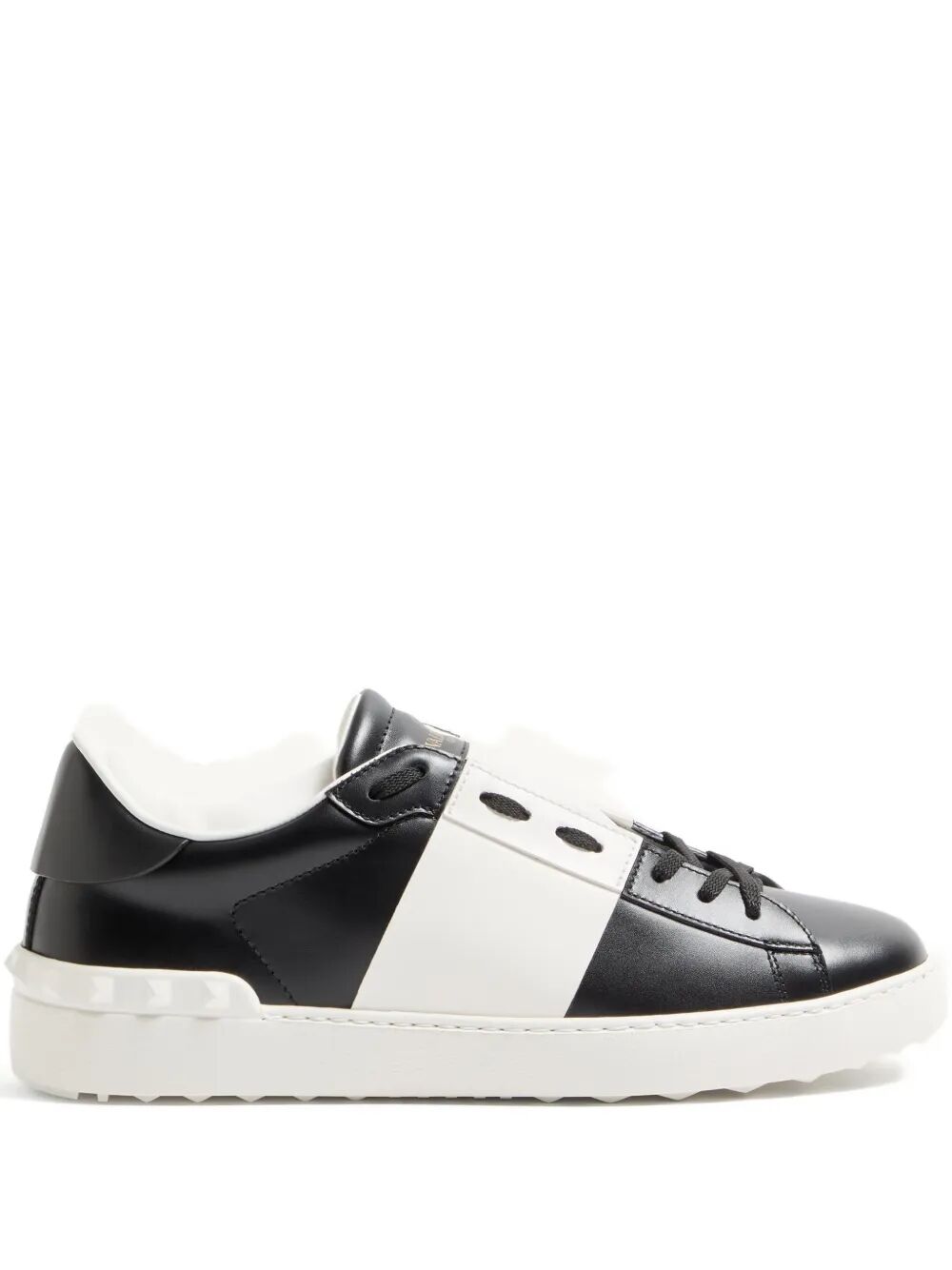OPEN LEATHER SNEAKERS WITH CONTRAST BAND AND STUD DETAILS YS0830BLU0NI (Valentino Garavani / スニーカー ) | Valentino Garavani (ヴァレンティノ)