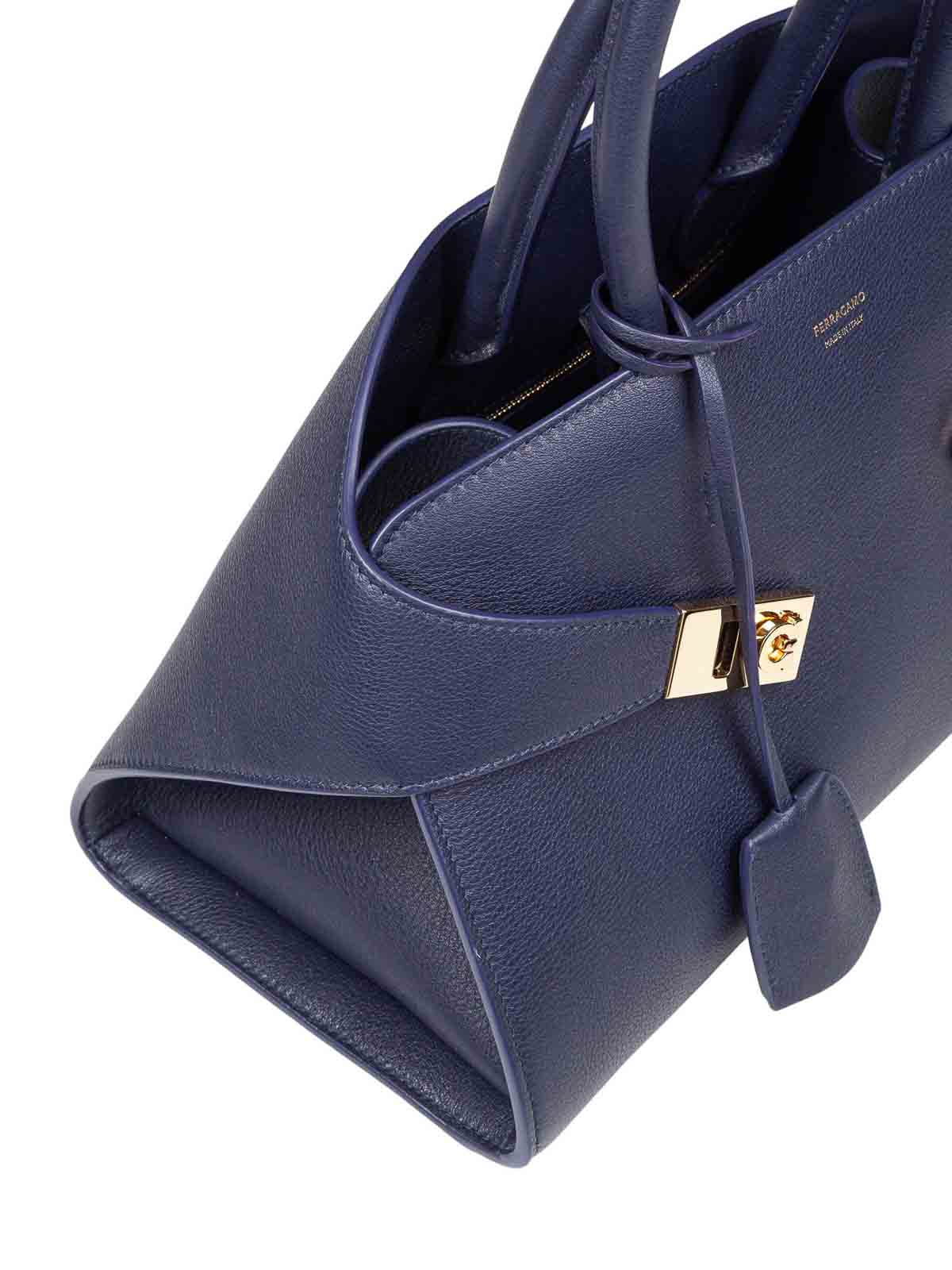 Hug Th M Handbag In Blue Leather 215608005 (FERRAGAMO / トートバッグ ) | FERRAGAMO (フェラガモ)(3)