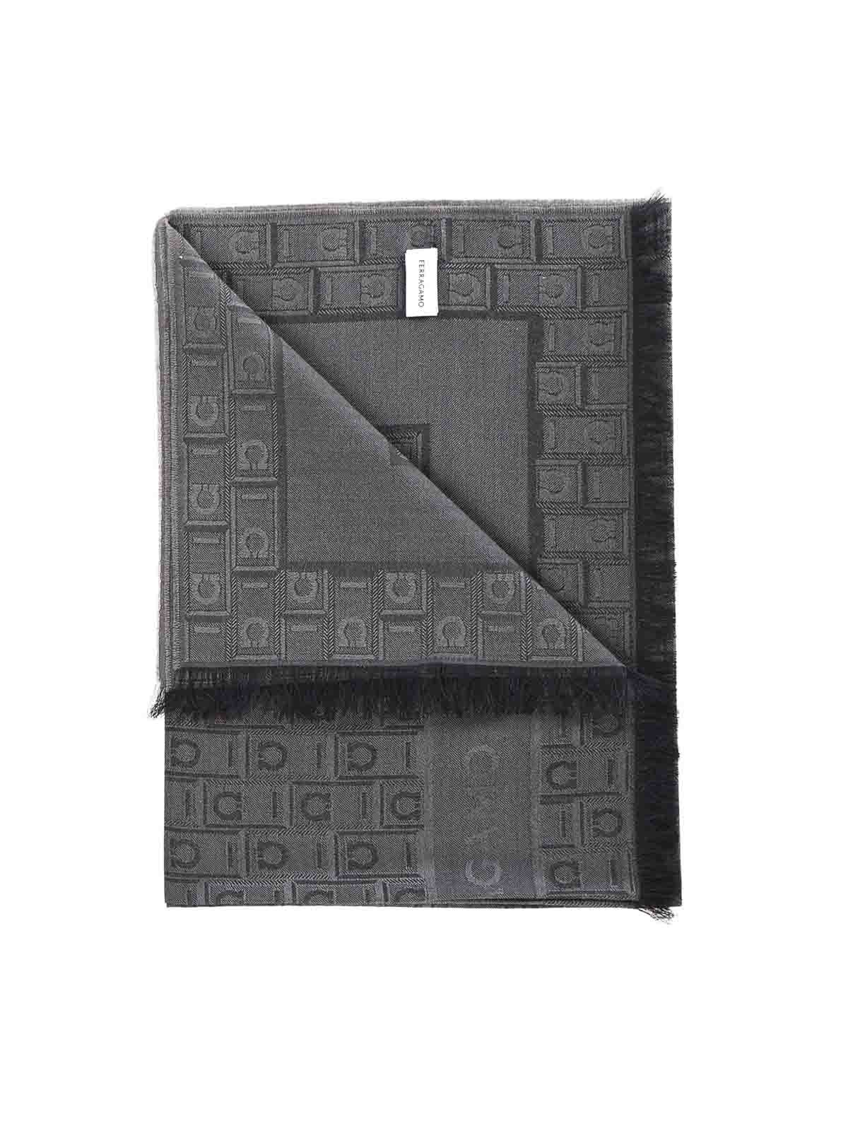 Gancini Stole 520122E19 (FERRAGAMO / スカーフ・マフラー ) | FERRAGAMO (フェラガモ)(2)