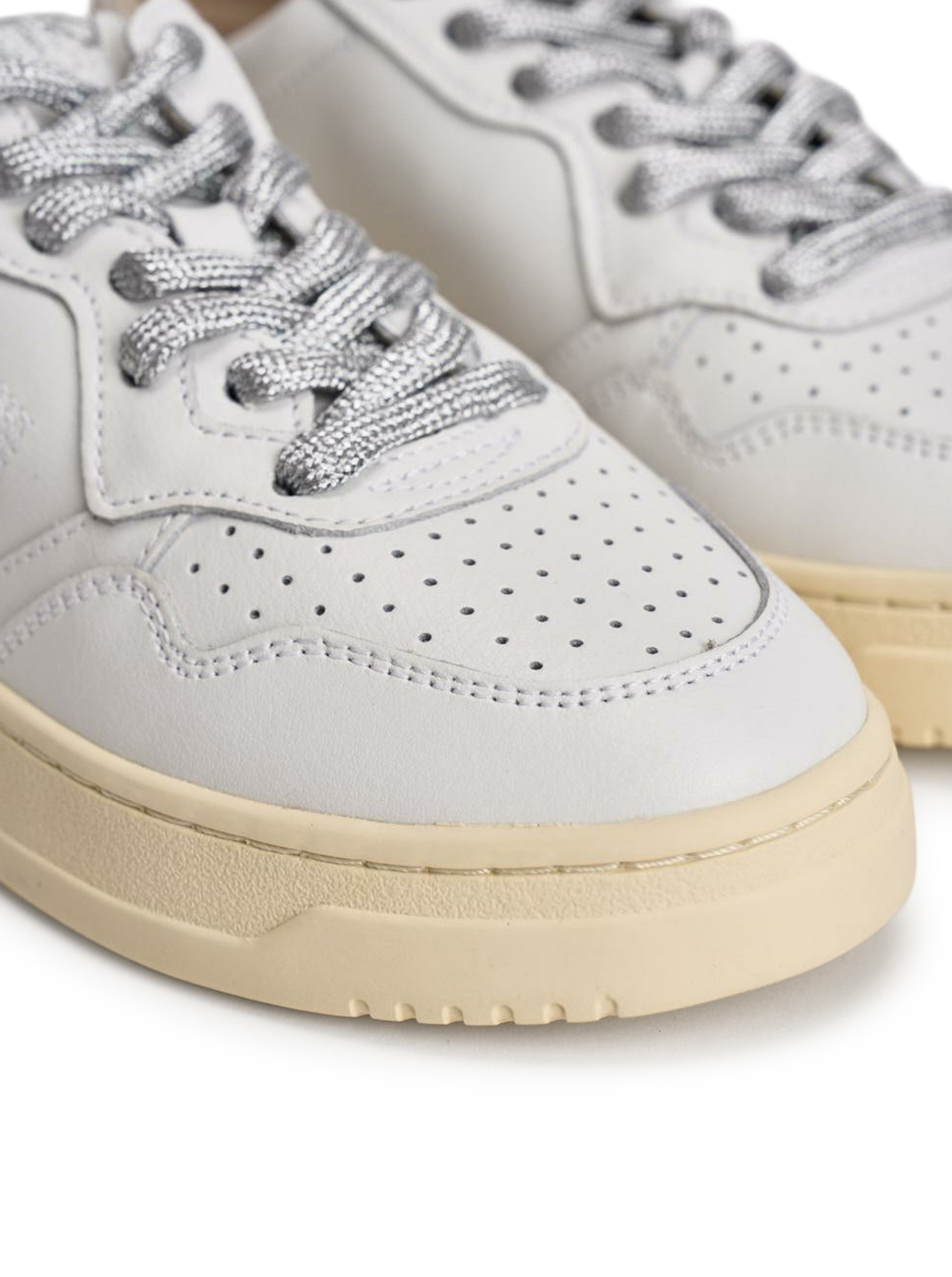 MEDALIST LOW SNEAKERS IN WHITE LEATHER WITH SILVER LUREX DETAILS AULWSW02SWOLL (AUTRY / スニーカー ) | AUTRY (オートリー)(6)