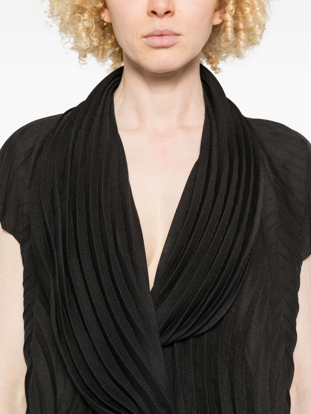 Issey Miyake Sweaters Black IM66FE66915 (ISSEY MIYAKE / ベスト ) | ISSEY MIYAKE (イッセイ ミヤケ)(1)