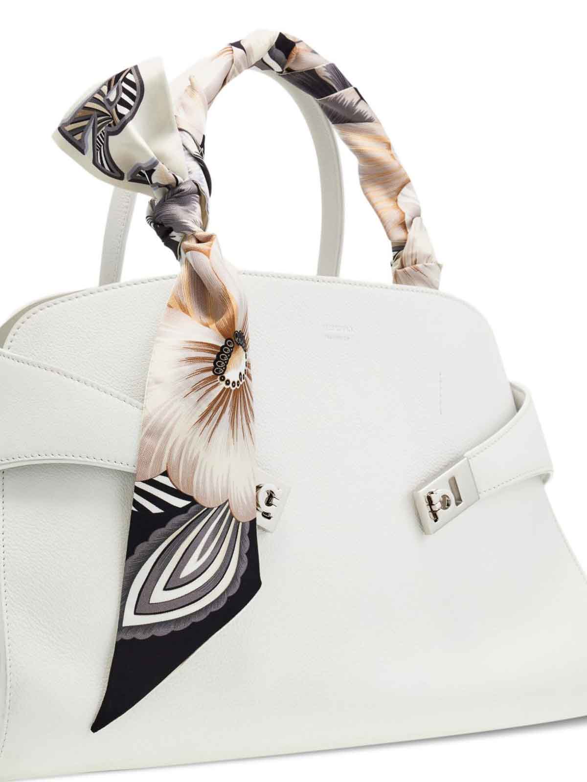 Printed Silk Foulard 321E14 (FERRAGAMO / スカーフ・マフラー ) | FERRAGAMO (フェラガモ)(2)