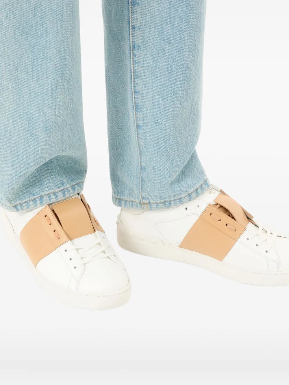 OPEN LEATHER SNEAKERS WITH CONTRAST BAND AND STUD DETAILS YS0830BLUDAH (Valentino Garavani / スニーカー ) | Valentino Garavani (ヴァレンティノ)(1)
