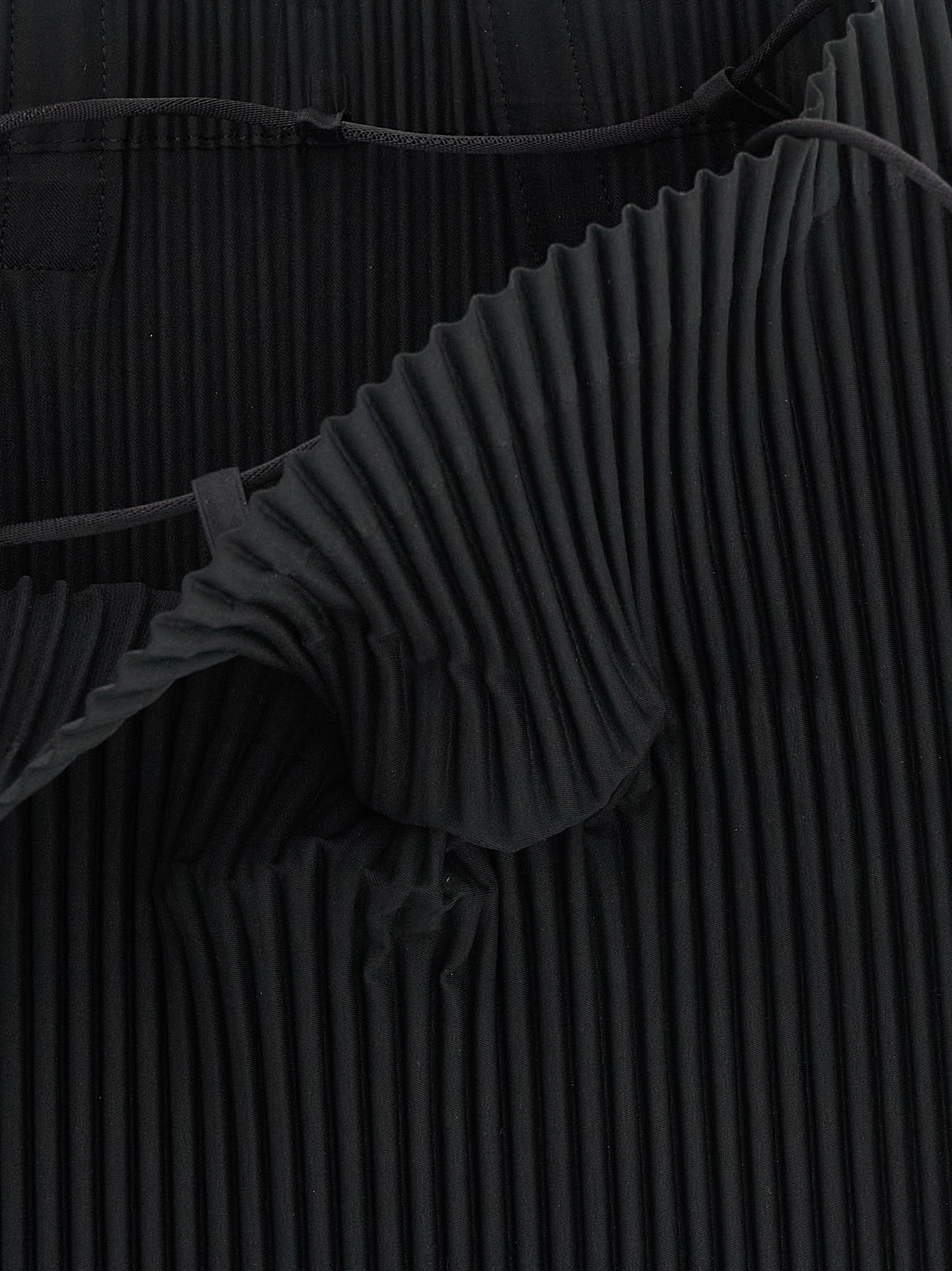 'Drawstring pleats' bag HP66AG43615 (HOMME PLISSÉ ISSEY MIYAKE / ハンドバッグ・ショルダーバッグ ) | HOMME PLISSÉ ISSEY MIYAKE (オムプリッセ イッセイ ミヤケ)(3)