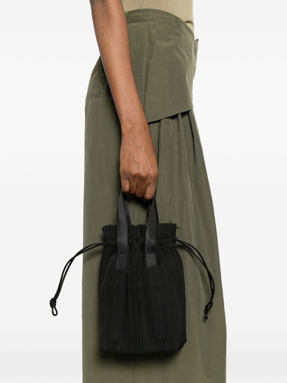 Pleats Please Bags.. Black PP67AG54115 (PLEATS PLEASE ISSEY MIYAKE / ハンドバッグ・ショルダーバッグ ) | PLEATS PLEASE ISSEY MIYAKE (プリーツ プリーズ イッセイ ミヤケ)(2)