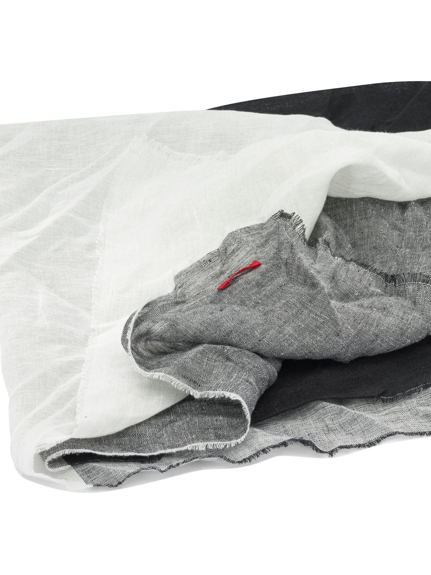 Scarves & Silk scarves P2073TS981NERO (apuntob / スカーフ・マフラー ) | apuntob (アプントビー)(1)