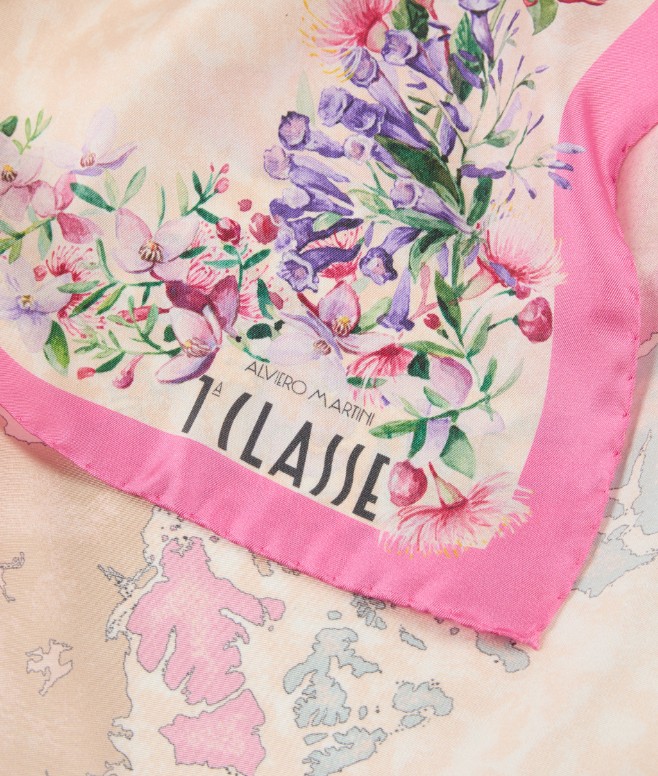 Alviero Martini Scarfs Cyclamen Pink F12118190384 (ALVIERO MARTINI 1a CLASSE / スカーフ・マフラー ) | ALVIERO MARTINI 1a CLASSE (アルヴィエロ マルティーニ プリマ クラッセ)(1)