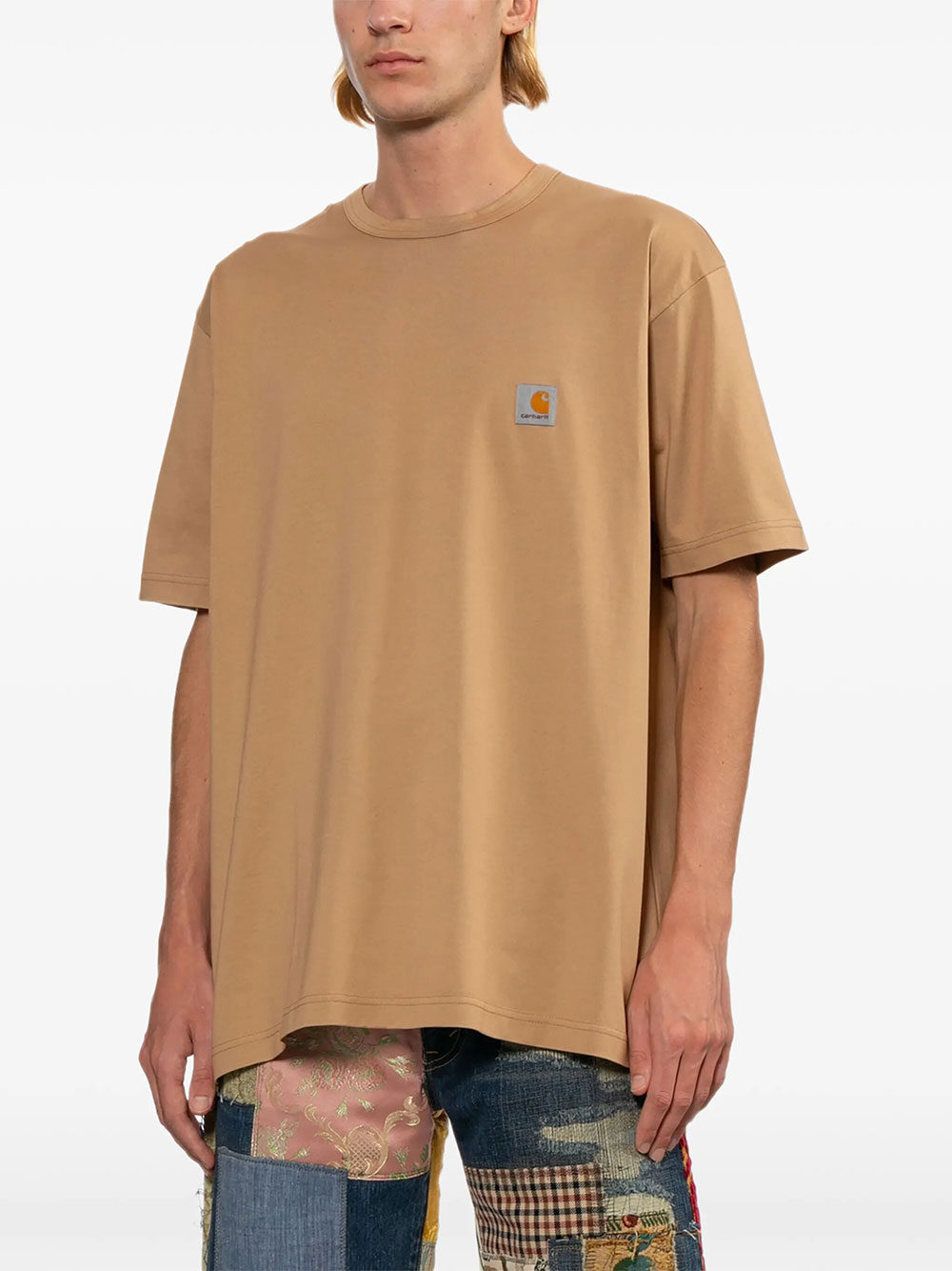 X CARHARTT: LOGO-PATCH T-SHIRT WQT908100BEIGE (JUNYA WATANABE / Tシャツ・カットソー ) | JUNYA WATANABE (ジュンヤ ワタナベ)(1)