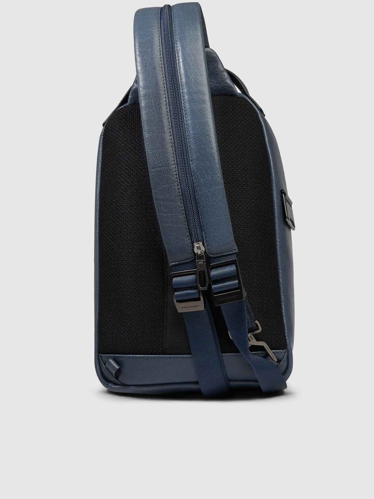 One shoulder CA7028S141AV (PIQUADRO / ボディ・ベルトバッグ ) | PIQUADRO (ピクアドロ)(2)
