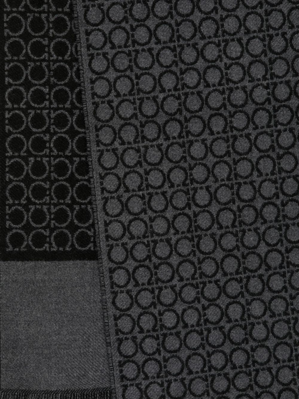 Ferragamo Scarfs BLACK 527047671685004 (FERRAGAMO / スカーフ・マフラー ) | FERRAGAMO (フェラガモ)(2)
